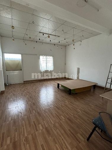 Cho Thuê Nhà Phó Cơ Điều P6 Q11 . DT : 5 x 23m ( NH5,2m ) . 38 triệu