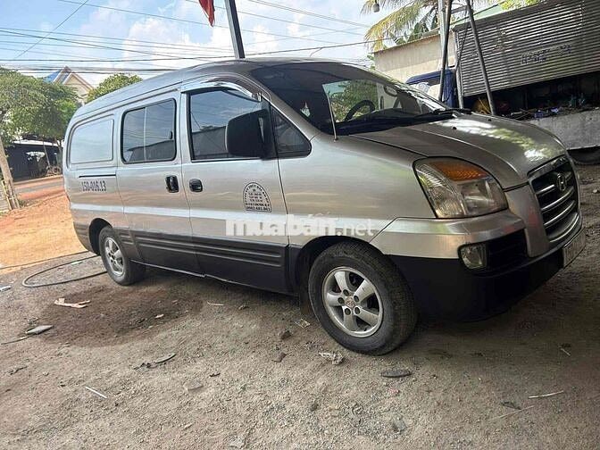 Hyundai Starex 2005 Bạc
