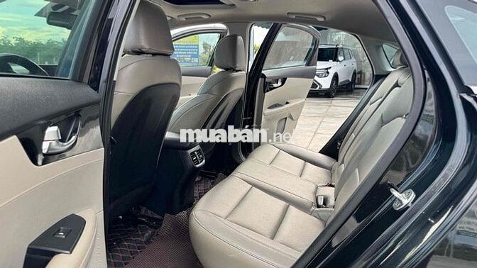 Kia Cerato 2019 1.6 AT Luxury - có cửa nóc