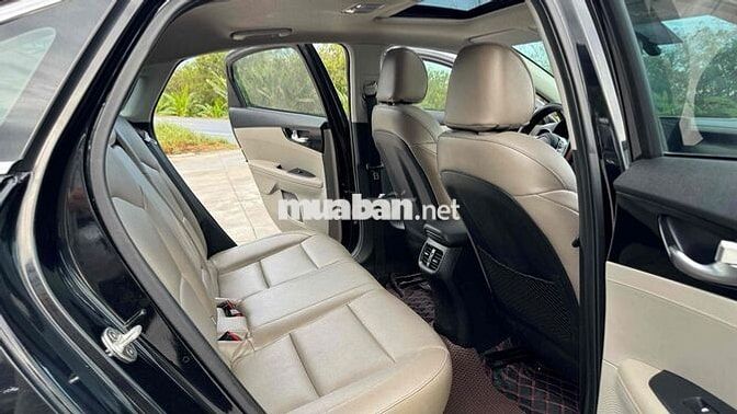 Kia Cerato 2019 1.6 AT Luxury - có cửa nóc