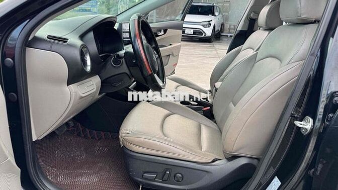 Kia Cerato 2019 1.6 AT Luxury - có cửa nóc