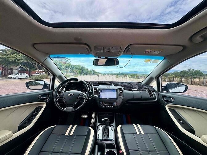 Kia Cerato 2018 1.6L AT 89000 km Trắng