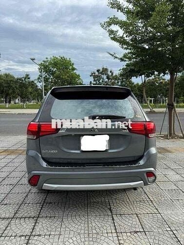 Cần bán Mitsubishi Outlander 2019 tự động