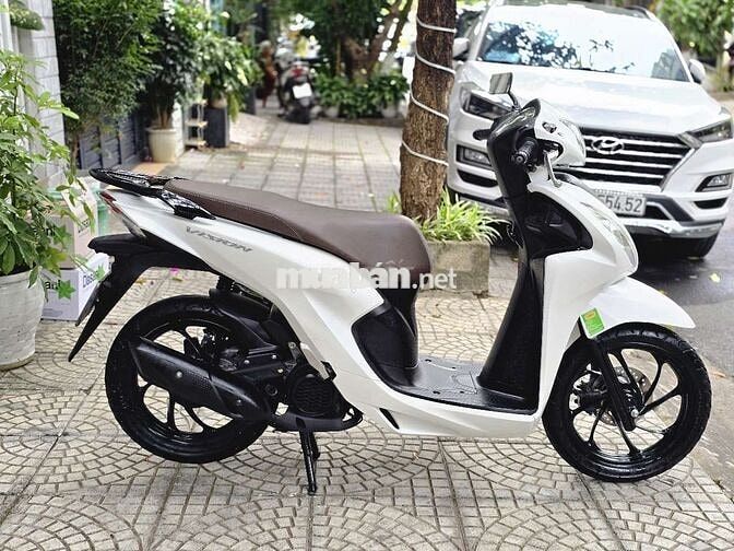 Honda Vision 2024 màu Trắng