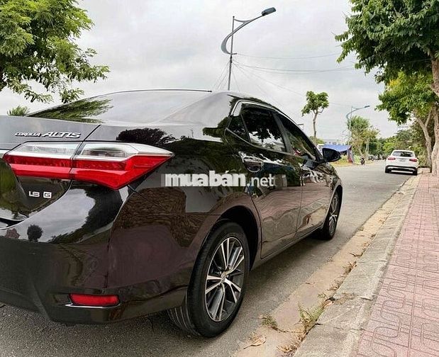 Toyota Corolla Altis 2019 1.8G Đen