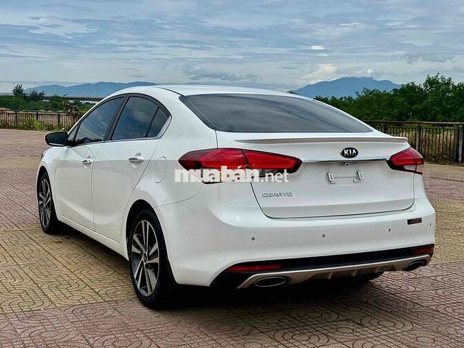 Kia Cerato 2018 1.6L AT 89000 km Trắng
