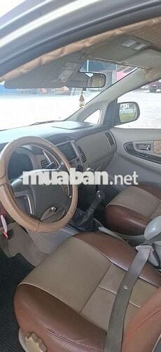 Toyota Innova Bạc 7 chỗ