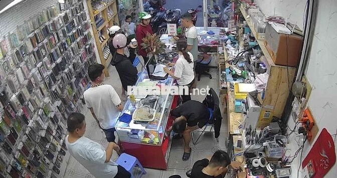 Tuyển thợ phụ sửa chữa điện thoại
