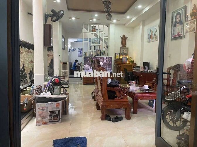 CHÍNH CHỦ BÁN NHÀ MÁI THÁI ĐẸP CMT8 - SỔ 2026  HỒ  KOI TRONG NHÀ!