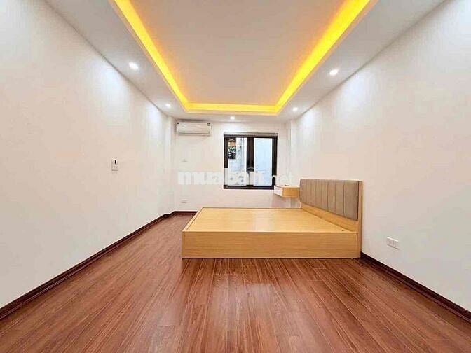HOT Phố Cự Lộc, nhà dân xây chắc chắn, ngõ xe 3 gác, dt 34m*5 tầng