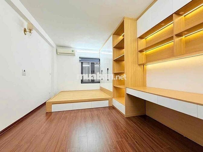 HOT Phố Cự Lộc, nhà dân xây chắc chắn, ngõ xe 3 gác, dt 34m*5 tầng