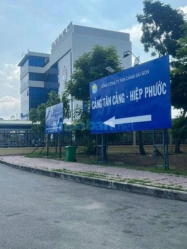 Cho thuê mặt bằng 14.000m2 (105x130m). Mặt tiền đường Nguyễn Hũu Thọ