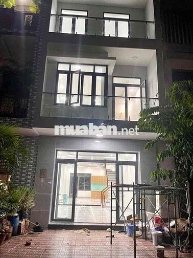 nhà 1 trệt 2 lầu gần bên xe TÂN ĐÔNG HIỆP,VSIP1,đầy đủ nội thất 80m2