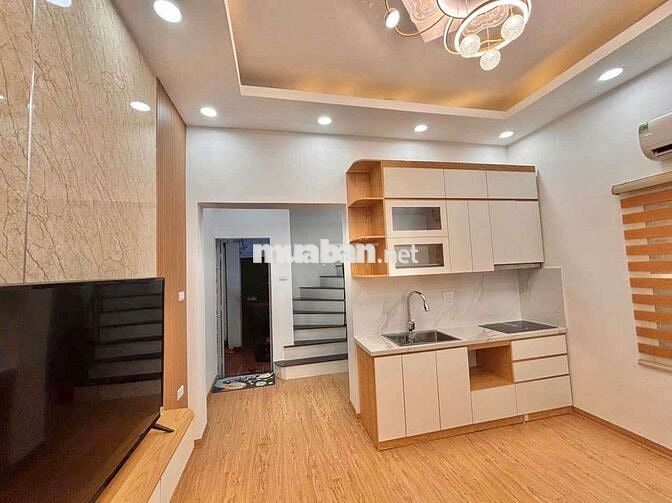 3.x tỷ Tập thể Phương Mai, Tầng 2 80m 3PN gần phố, tặng full nội thất