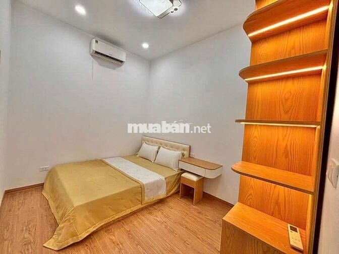 3.x tỷ Tập thể Phương Mai, Tầng 2 80m 3PN gần phố, tặng full nội thất
