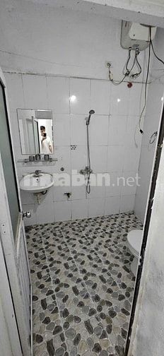 Cho thuê nhà đường Âu Cơ- Nhật Tân, Hà Nội 