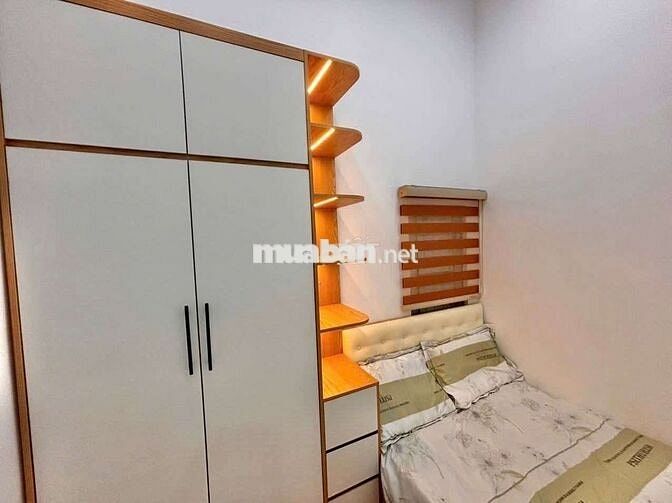 3.x tỷ Tập thể Phương Mai, Tầng 2 80m 3PN gần phố, tặng full nội thất