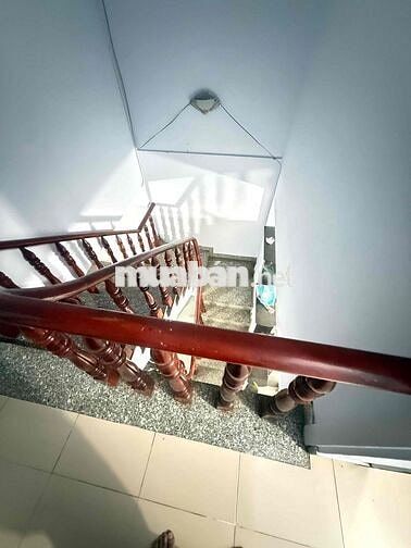 Nhà nguyên căn còn trống 2PN cần tìm người ở ghép
