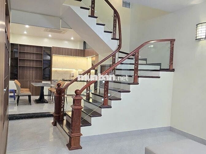Bán nhà Cổ Nhuế, Bắc Từ Liêm, Nội thất đẹp, ô tô gần, 35m2 - 6,8 tỷ