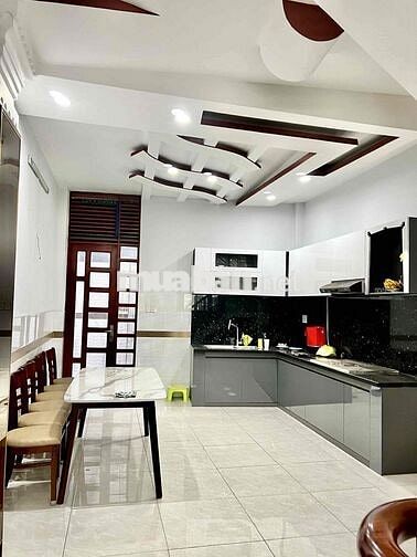 Cho Thuê Nhà Đẹp Hẻm TKTQ sẵn nội thất