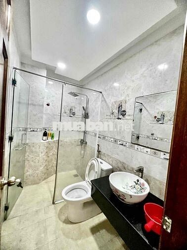 Cho Thuê Nhà Đẹp Hẻm TKTQ sẵn nội thất