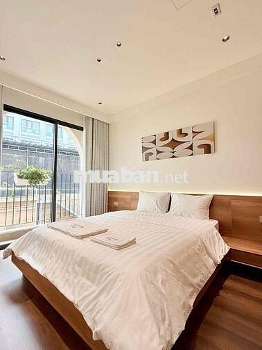 HOT HOT! CHDV 1BR Trần Hưng Đạo Q1 – Ban công cực chill, full nội thất