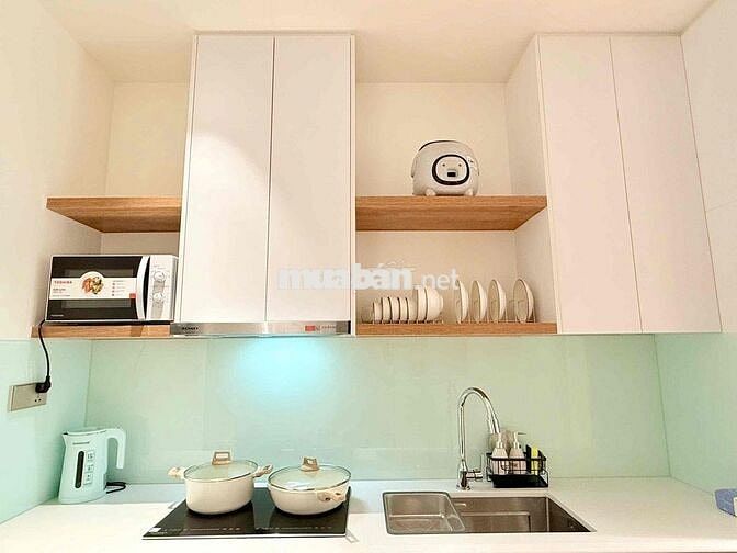 HOT HOT! CHDV 1BR Trần Hưng Đạo Q1 – Ban công cực chill, full nội thất