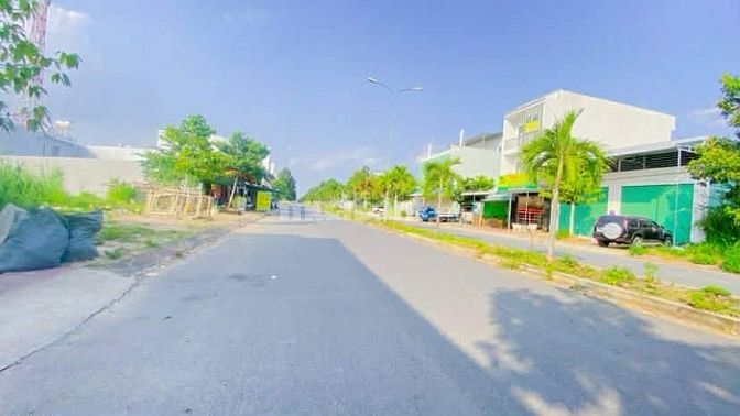 Cho thuê Kho 200 m2 trục chính khu Phú An 13 triệu