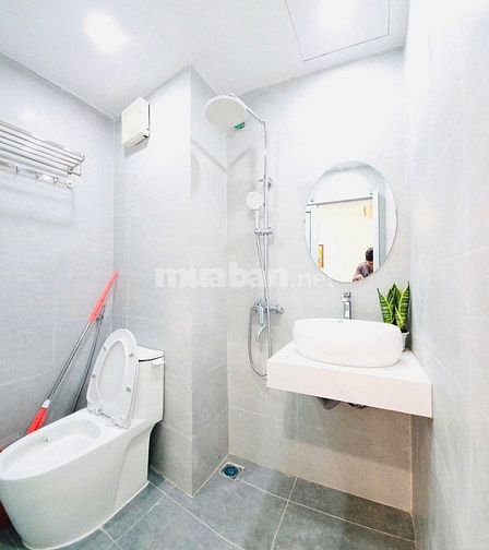 Bán chung cư thành phố Giao Lưu, 76m2, Full nội thất.LH: 0979497560