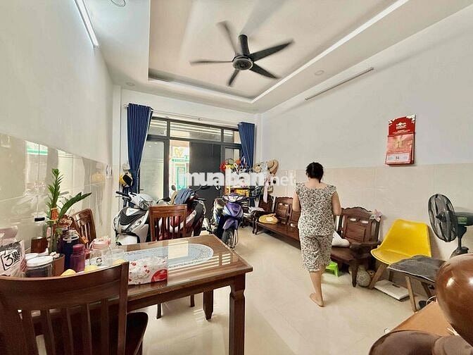 CHO THUÊ NHÀ NGUYÊN CĂN MỚI 3 PHÒNG NGỦ - NGAY CHỢ HOÀNG HOA THÁM