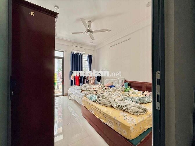 CHO THUÊ NHÀ NGUYÊN CĂN MỚI 3 PHÒNG NGỦ - NGAY CHỢ HOÀNG HOA THÁM