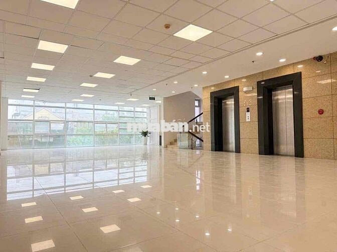 Văn phòng Hoàng Hoa Thám 100m2, sàn suốt, ko cột, 2 hầm, sân đậu ô tô