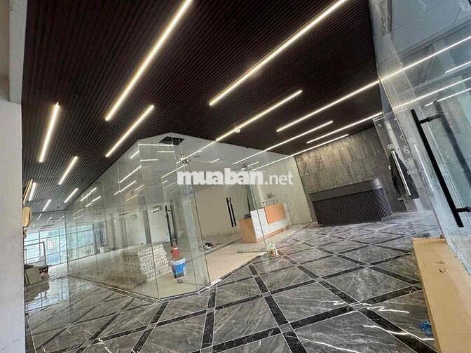 Văn phòng Hoàng Hoa Thám 100m2, sàn suốt, ko cột, 2 hầm, sân đậu ô tô