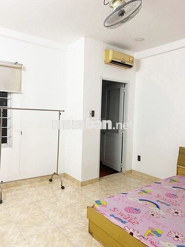 Bán căn hộ chung cư Lý Văn Phức, phường Tân Định, Quận 1. Giá rẻ