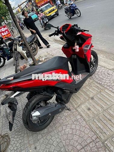 Honda Vario 2024 Đỏ 9800km chính chủ xe đẹp ạ