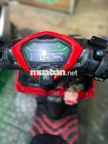Honda Vario 2024 Đỏ 9800km chính chủ xe đẹp ạ