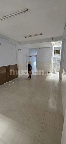BĐS dòng tiền, DT 6x11m, CN 67m2, 14P, TN 70tr/th, hẻm 1 sẹc Xô Viết