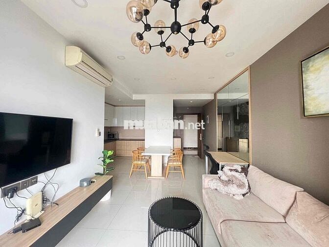 Cho thuê căn hộ Saigon Royal 2pn nhà đẹp