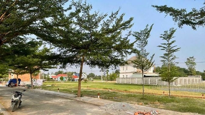 cần bán lô đất 85 m2 giá thương lượng ngay xã xuân thới sơn 