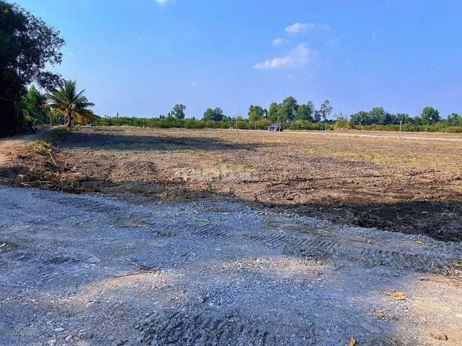 cần bán lô đất 85 m2 giá thương lượng ngay xã xuân thới sơn 