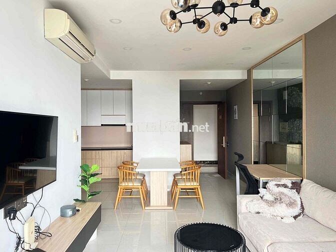 Cho thuê căn hộ Saigon Royal 2pn nhà đẹp