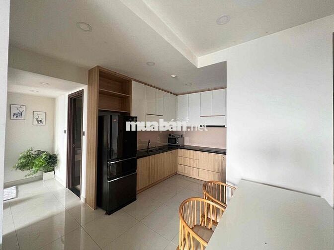Cho thuê căn hộ Saigon Royal 2pn nhà đẹp