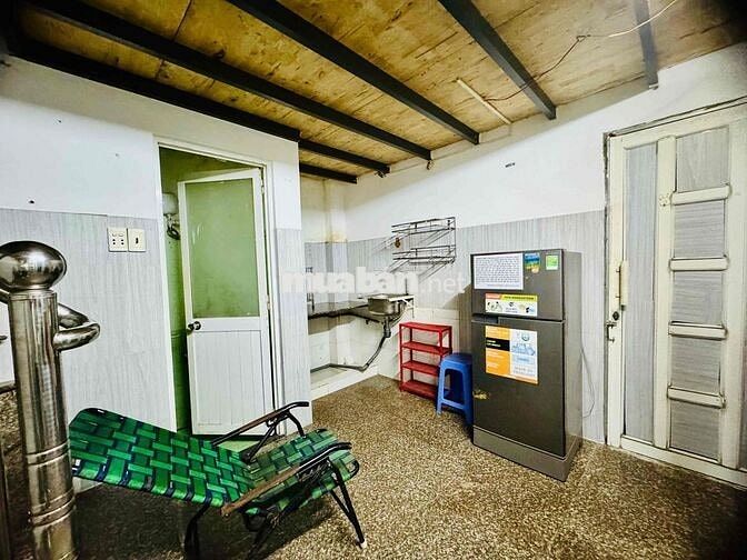 Phòng, mb nhỏ kết hợp ở và buôn bán,trệt, có gác 20m2, phạm văn hai