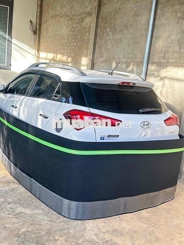 Hyundai i20 Active Trắng