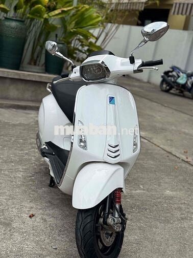 Vespa 2015 màu Trắng xe đẹp máy em rin êm