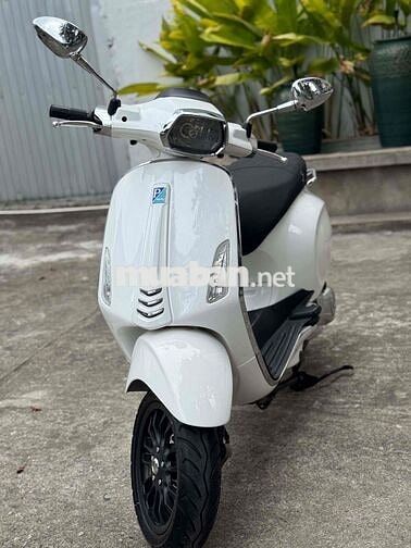 Vespa 2015 màu Trắng xe đẹp máy em rin êm