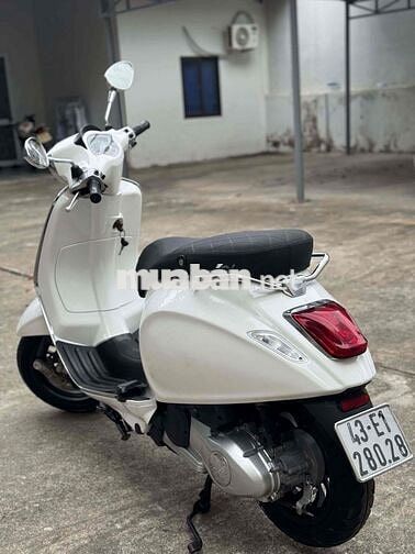 Vespa 2015 màu Trắng xe đẹp máy em rin êm