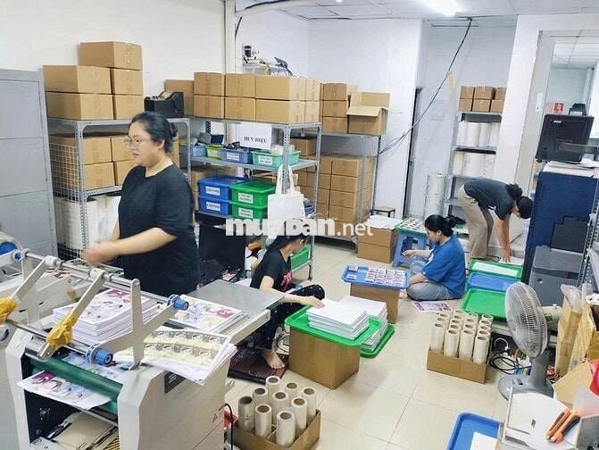 QUÀ TẶNG THE KAS TUYỂN NHÂN VIÊN KHO THU NHẬP TỐT