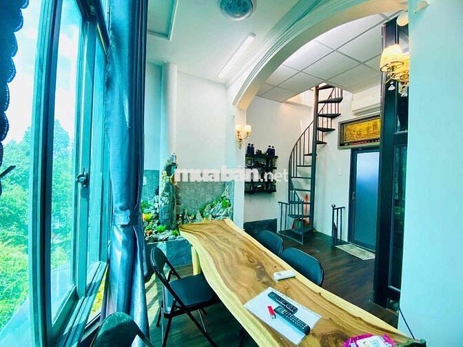 Mặt tiền Nguyễn Ái Quốc 4,7m mặt tiền, 2 mặt tiền, có thang máy
