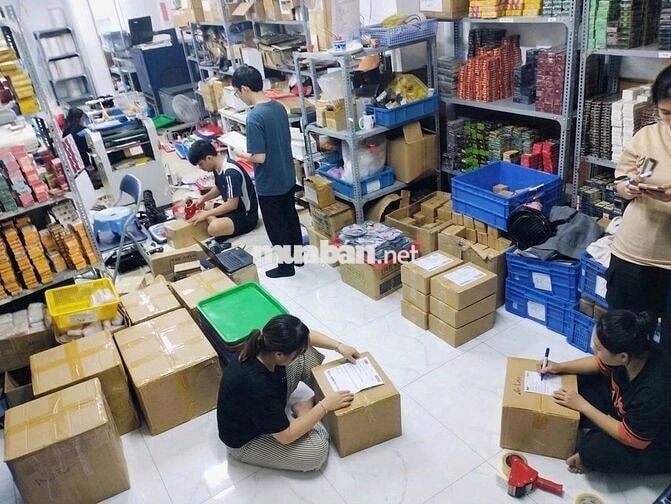 QUÀ TẶNG THE KAS TUYỂN NHÂN VIÊN KHO THU NHẬP TỐT